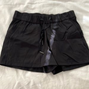 Lululemon On the Fly Shorts, luxtreme, size 6